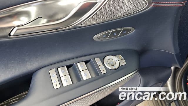 Genesis GV70 2022 — ფოტო 26/35