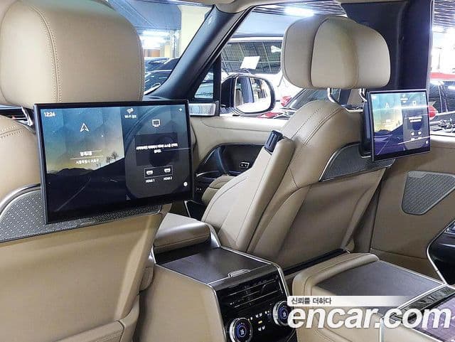 Land Rover Range Rover 2023 — ფოტო 16/20