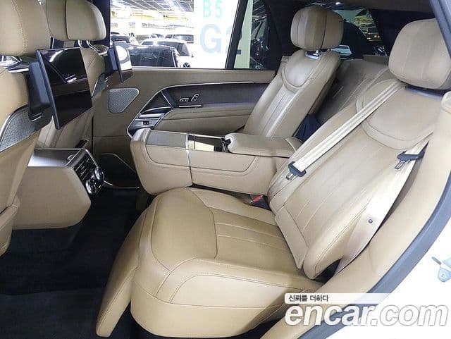 Land Rover Range Rover 2023 — ფოტო 18/20