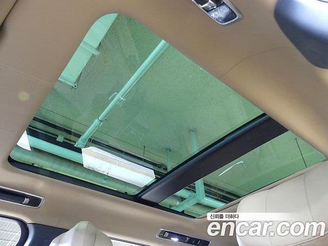 Land Rover Range Rover 2023 — фото 19 из 20