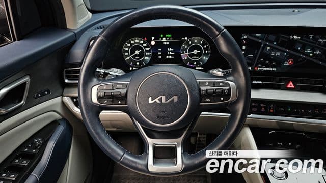 Kia Sportage 2023 — ფოტო 13/20