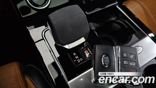 Land Rover Range Rover Velar 2022 — Şəkil 9/20