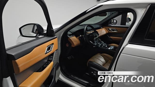 Land Rover Range Rover Velar 2022 — Şəkil 10/20