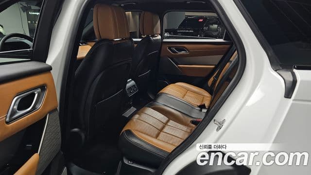 Land Rover Range Rover Velar 2022 — Şəkil 11/20