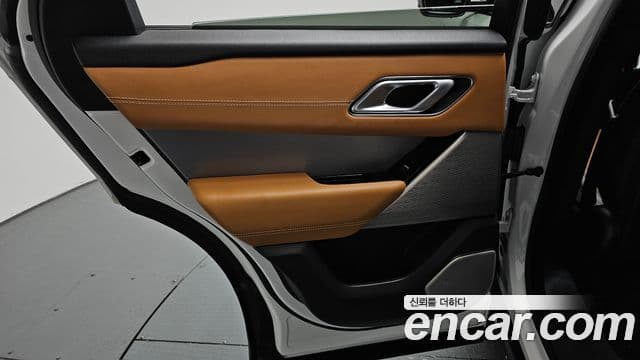 Land Rover Range Rover Velar 2022 — Photo 11/37