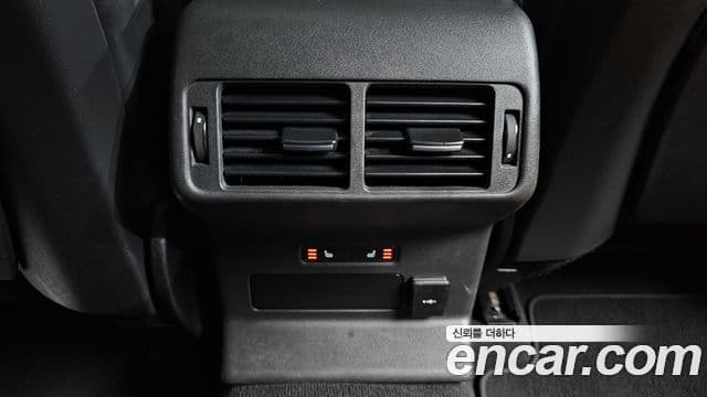 Land Rover Range Rover Velar 2022 — Photo 23/37