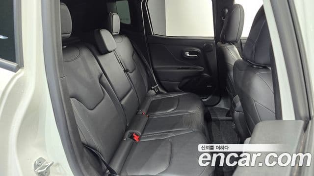 Jeep Renegade 2021 — Şəkil 11/20