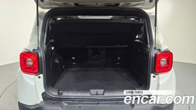 Jeep Renegade 2021 — Şəkil 17/20
