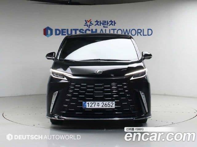 Lexus LM 2025 — фото 2 из 20
