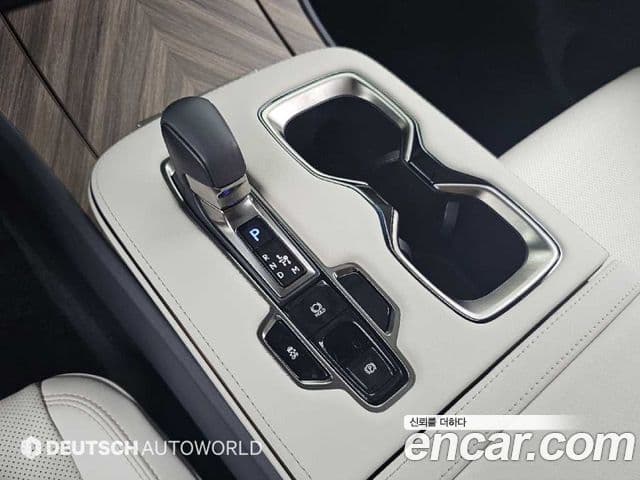 Lexus LM 2025 — фото 8 из 20