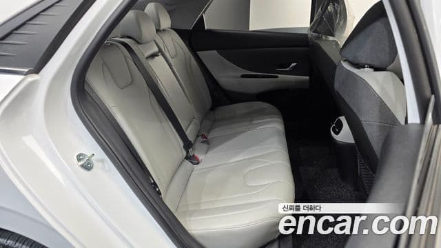Hyundai Avante 2022 — ფოტო 11/20