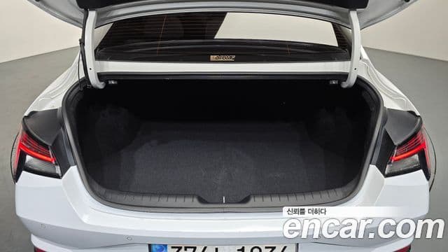 Hyundai Avante 2022 — ფოტო 17/20