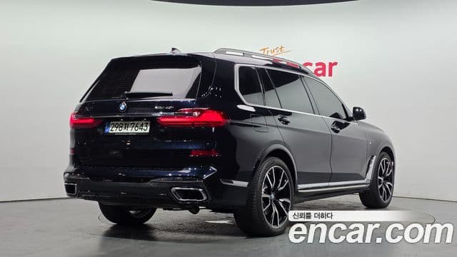 BMW X7 2021 — Photo 8/20