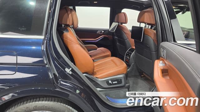 BMW X7 2021 — Photo 7/20