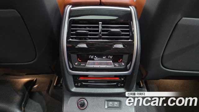 BMW X7 2021 — Photo 10/20