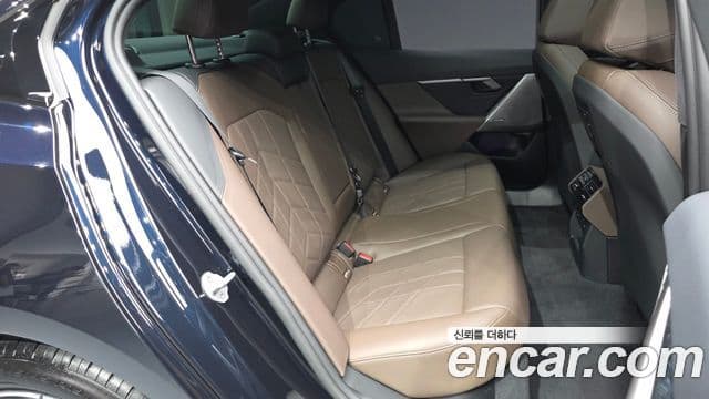 BMW 5 Series 2025 — Şəkil 12/20