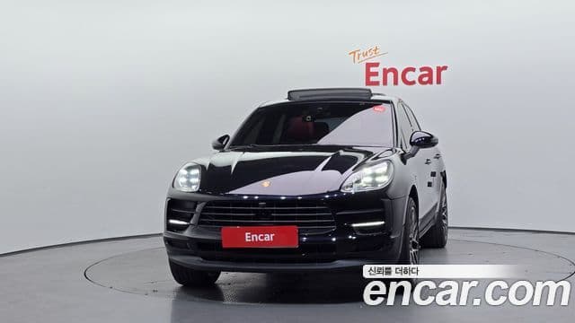 Porsche Macan 2021 — ფოტო 3/20