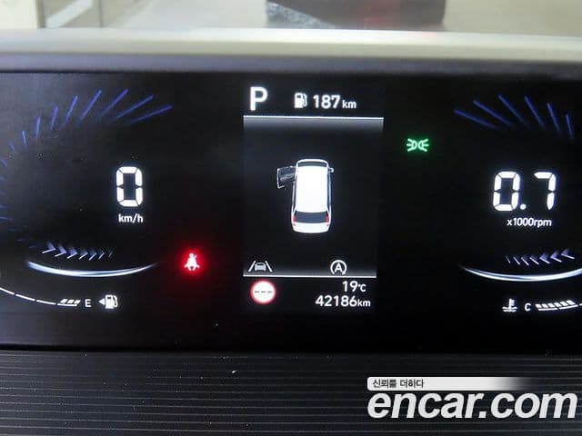Hyundai Staria 2025 — ფოტო 7/20