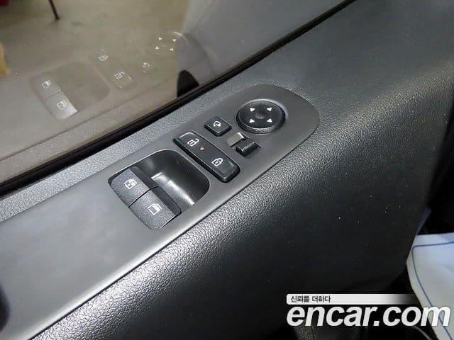 Hyundai Staria 2025 — ფოტო 18/20