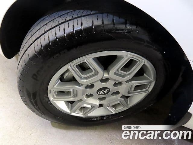 Hyundai Staria 2025 — ფოტო 19/20