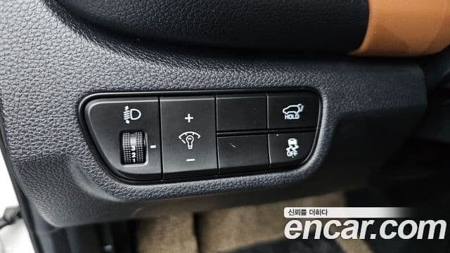 Kia Seltos 2025 — Şəkil 19/20