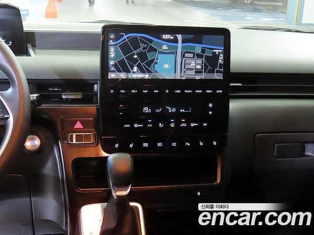 Hyundai Staria 2025 — Şəkil 12/20