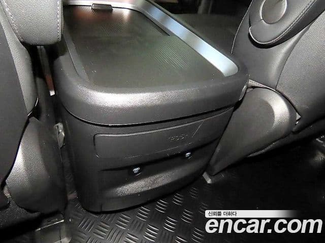 Hyundai Staria 2025 — Şəkil 18/20