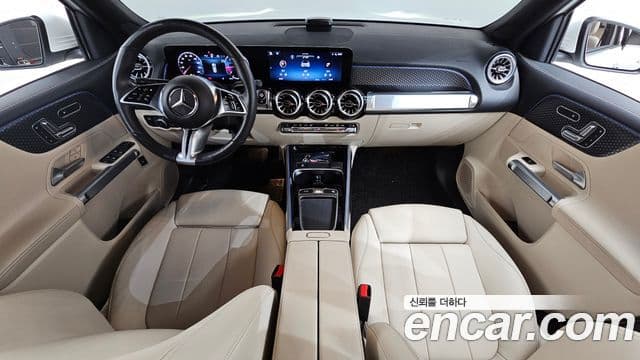 Mercedes-Benz GLB-Class 2024 — Photo 27/31