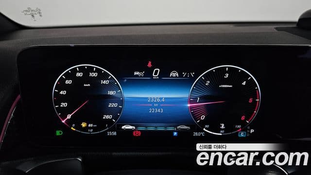 Mercedes-Benz GLB-Class 2024 — Photo 11/31