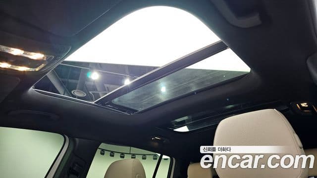 Mercedes-Benz GLB-Class 2024 — Photo 7/31
