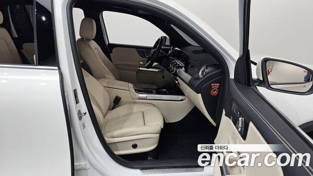 Mercedes-Benz GLB-Class 2024 — Photo 26/31