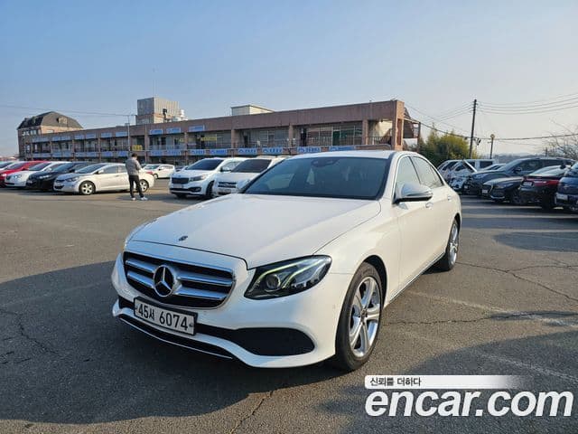 Mercedes-Benz E-Class 2018 — ფოტო 2/20