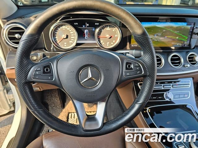Mercedes-Benz E-Class 2018 — ფოტო 4/20