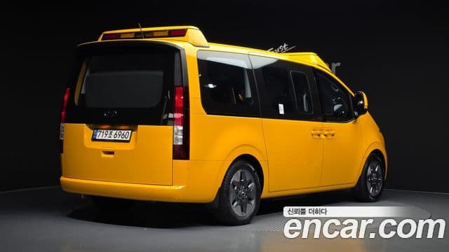 Hyundai Staria 2022 — Şəkil 2/20
