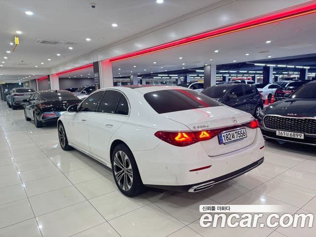 Mercedes-Benz E-Class 2024 — ფოტო 2/17