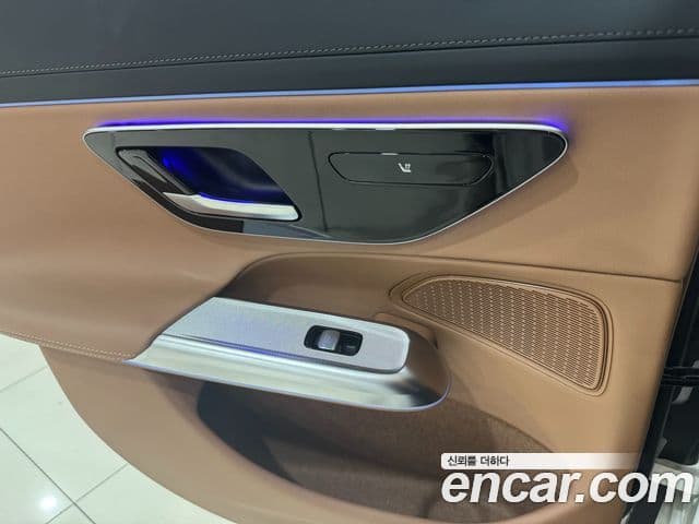 Mercedes-Benz E-Class 2024 — ფოტო 12/17
