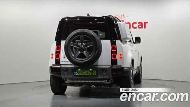 Land Rover Defender 2024 — Photo 2/20