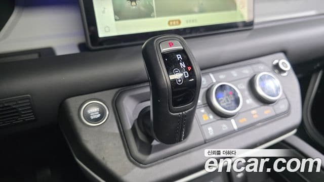 Land Rover Defender 2024 — Photo 10/20