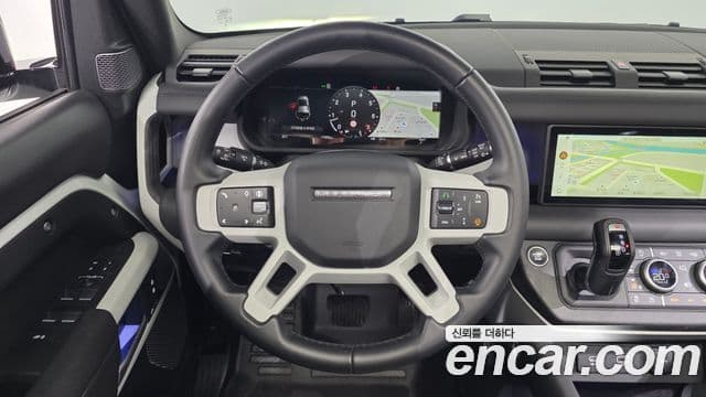 Land Rover Defender 2024 — Photo 8/20