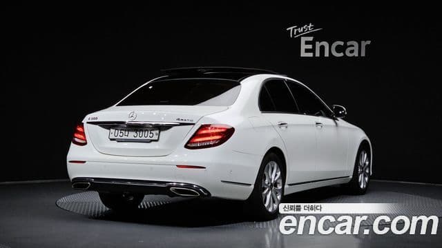Mercedes-Benz E-Class 2019 — Фото 2/20