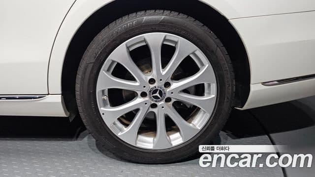 Mercedes-Benz E-Class 2019 — ფოტო 9/32