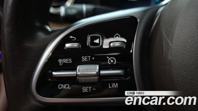 Mercedes-Benz E-Class 2019 — ფოტო 20/32