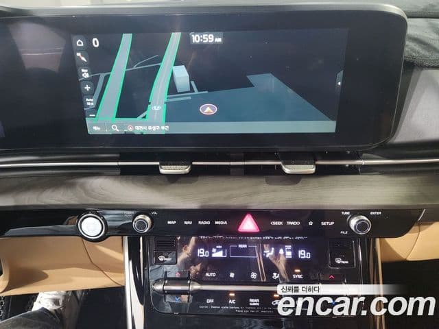 Kia Carnival 2023 — Şəkil 14/19