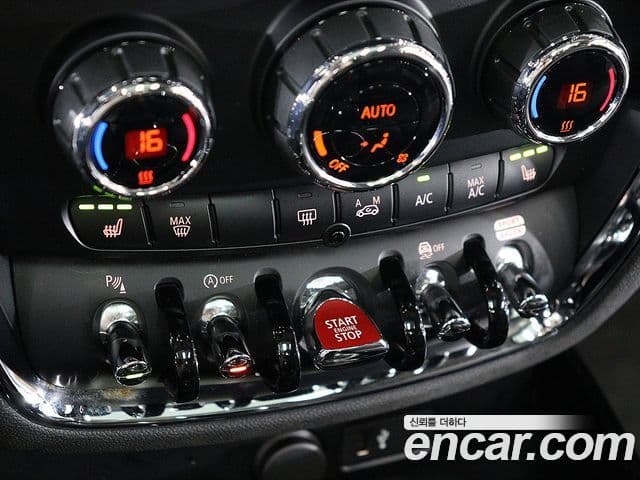 Mini Cooper Clubman 2019 — ფოტო 13/20
