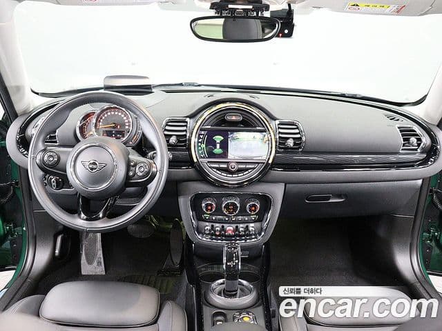 Mini Cooper Clubman 2019 — ფოტო 17/20