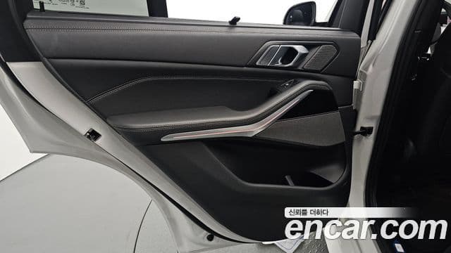 BMW X5 2025 — Photo 24/35