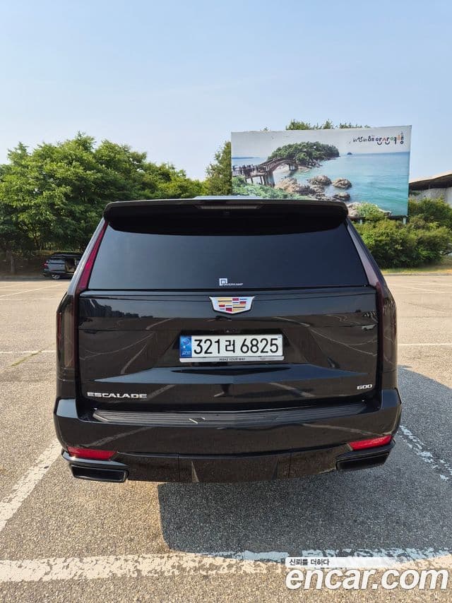 Cadillac Escalade 2022 — Şəkil 2/17