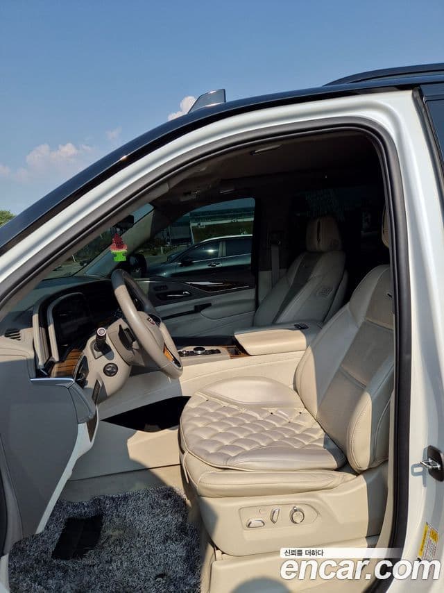 Cadillac Escalade 2022 — Şəkil 9/17