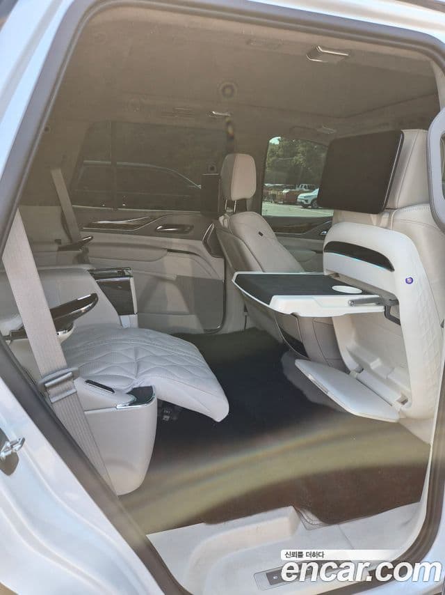 Cadillac Escalade 2022 — Şəkil 15/17