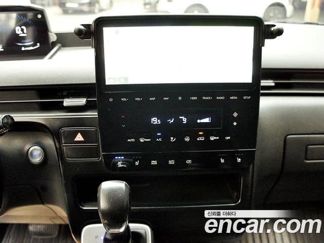 Hyundai Staria 2021 — Şəkil 7/19